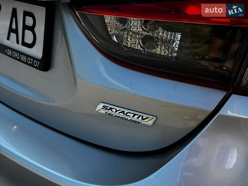 Седан Mazda 6 2016 в Чернівцях