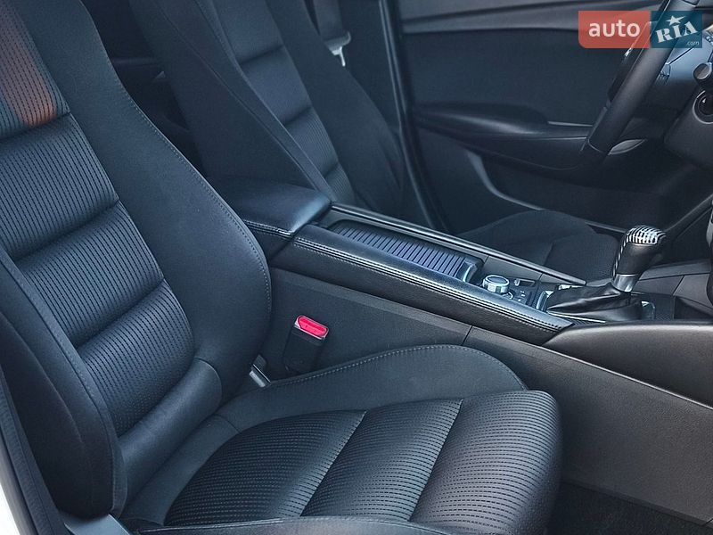 Седан Mazda 6 2016 в Полтаві