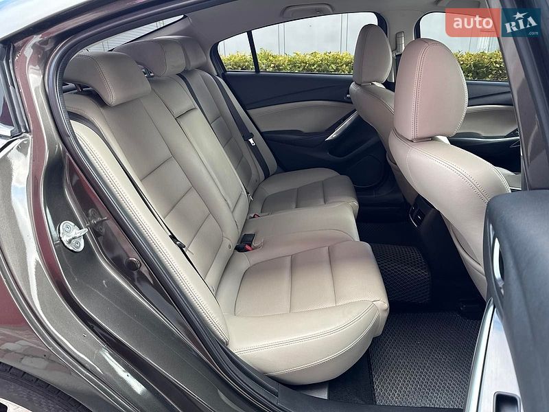 Седан Mazda 6 2016 в Днепре
