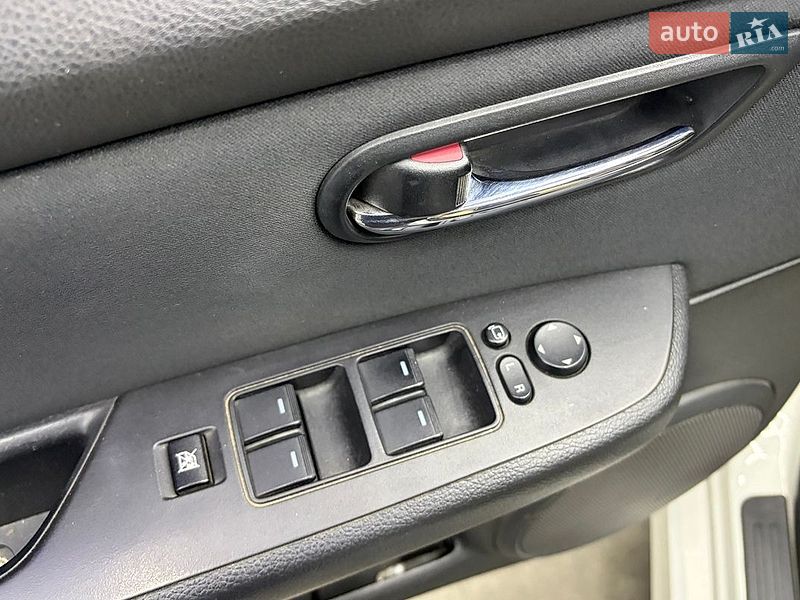 Седан Mazda 6 2010 в Черновцах