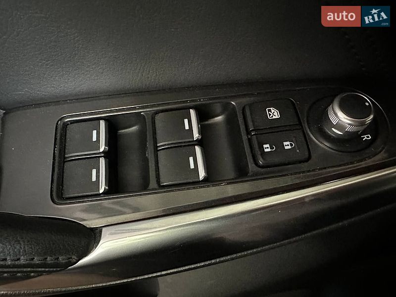 Седан Mazda 6 2016 в Чернівцях