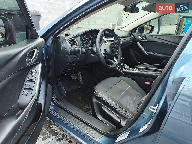Седан Mazda 6 2016 в Ровно