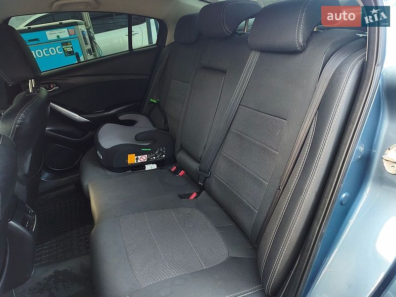 Седан Mazda 6 2016 в Ровно