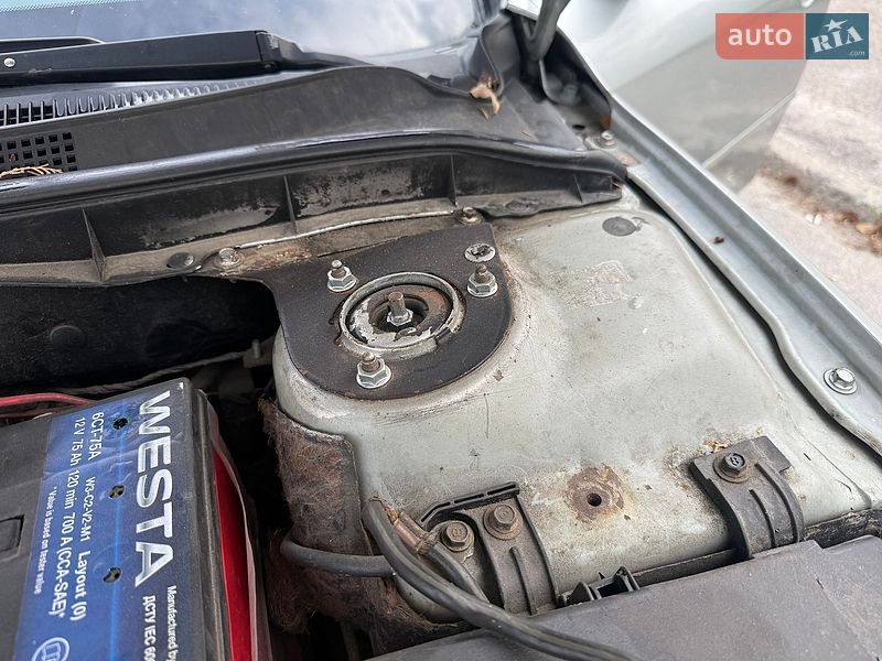 Седан Mazda 6 2003 в Днепре