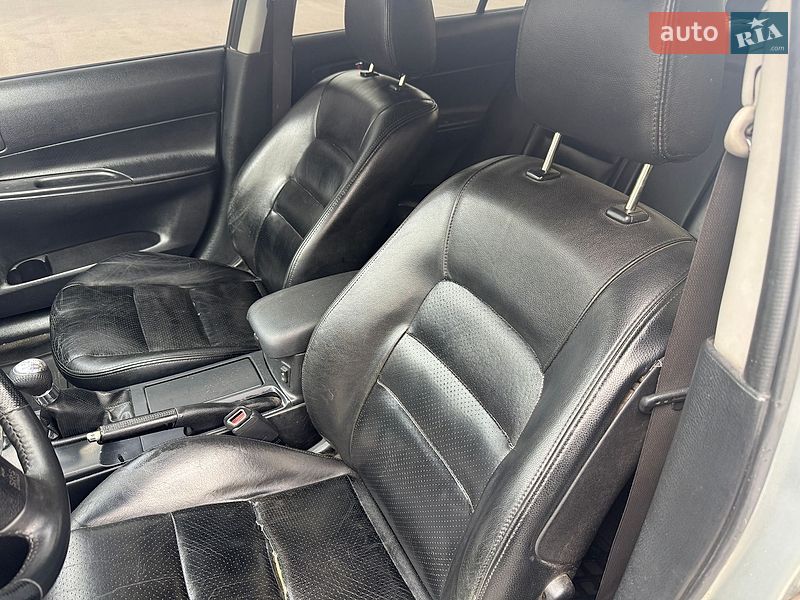 Седан Mazda 6 2003 в Днепре