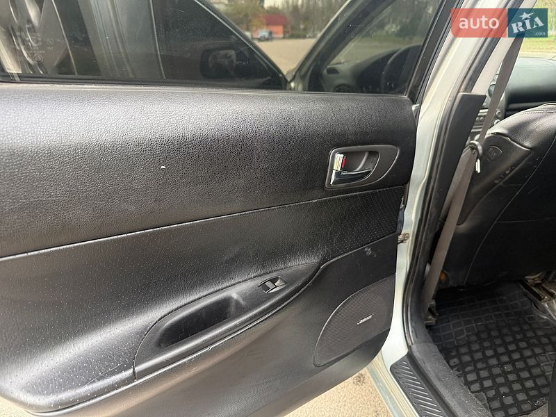 Седан Mazda 6 2003 в Днепре