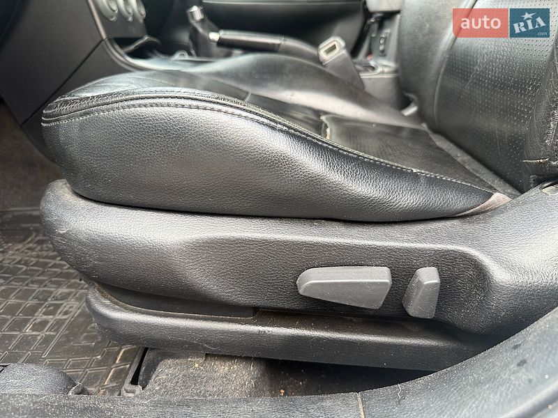 Седан Mazda 6 2003 в Днепре