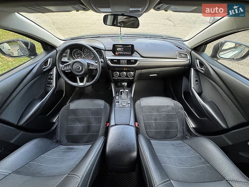 Седан Mazda 6 2016 в Днепре