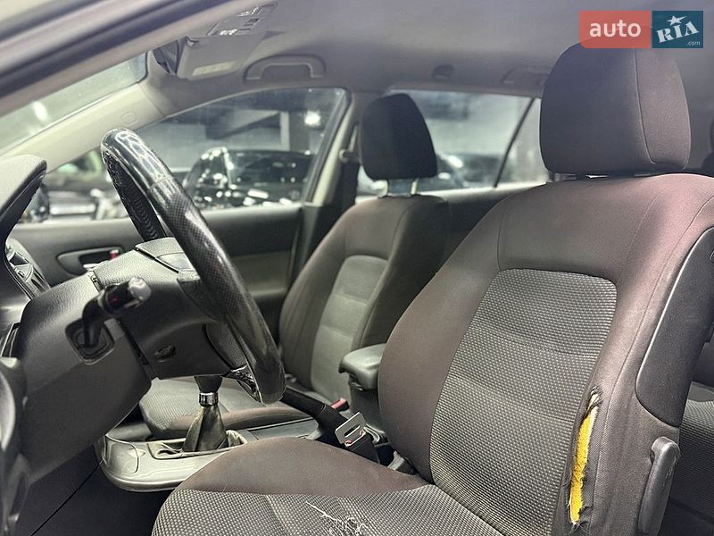 Універсал Mazda 6 2003 в Чернівцях фото 11 Універсал Mazda 6 2003 в Чернівцях