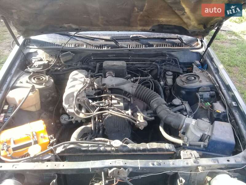 Седан Mazda 929 1987 в Дніпрі