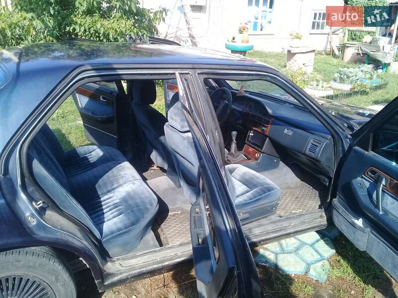 Седан Mazda 929 1987 в Дніпрі