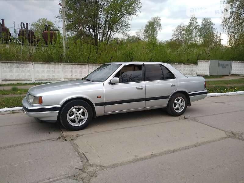 Седан Mazda 929 1988 в Хмельницком