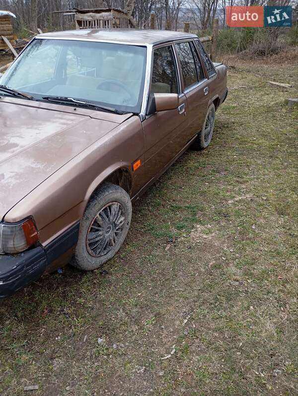 Седан Mazda 929 1987 в Старой Жадовой