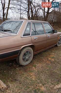 Седан Mazda 929 1987 в Старой Жадовой