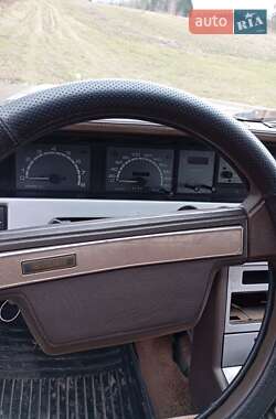 Седан Mazda 929 1987 в Старой Жадовой