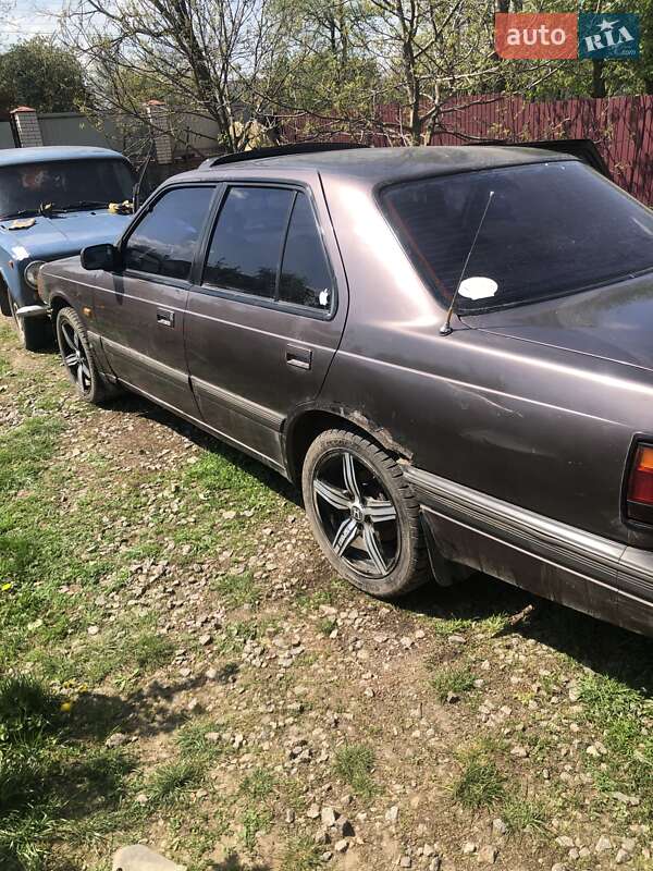 Седан Mazda 929 1990 в Турбовом