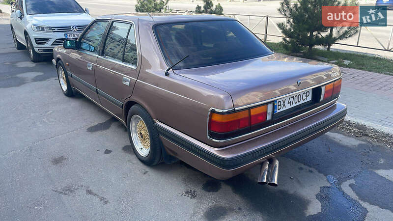 Седан Mazda 929 1987 в Хмельницком