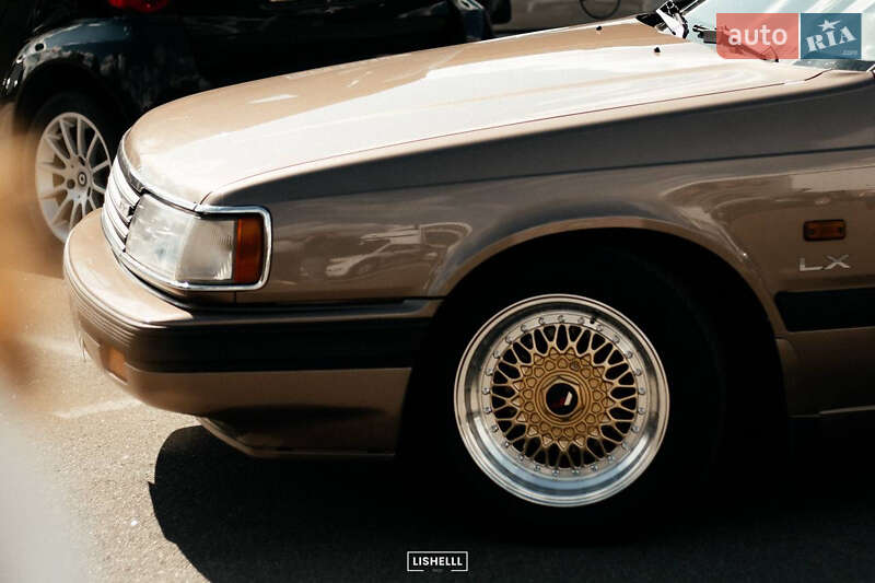 Седан Mazda 929 1987 в Хмельницком