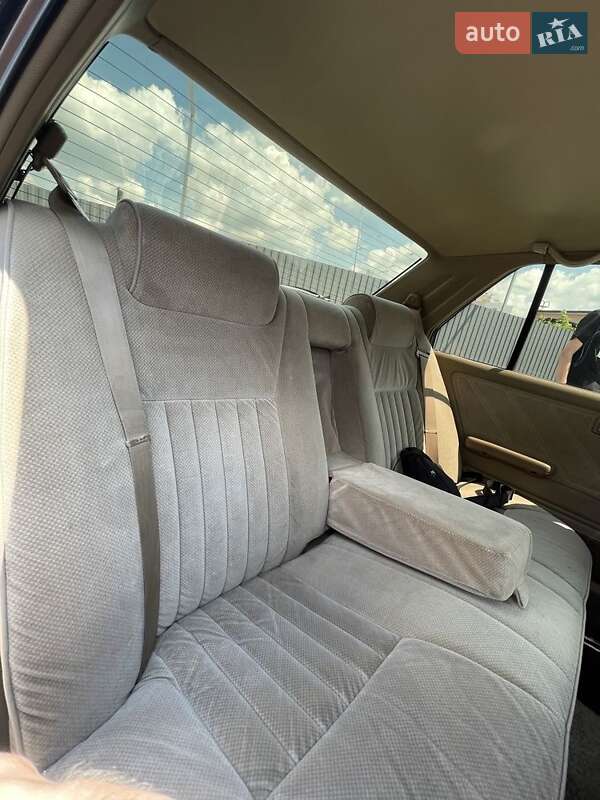 Седан Mazda 929 1987 в Хмельницком