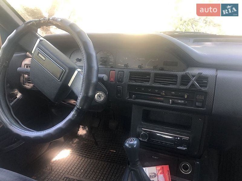 Седан Mazda 929 1987 в Ізюмі