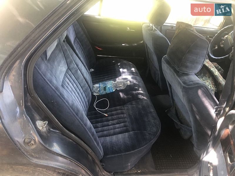 Седан Mazda 929 1987 в Ізюмі
