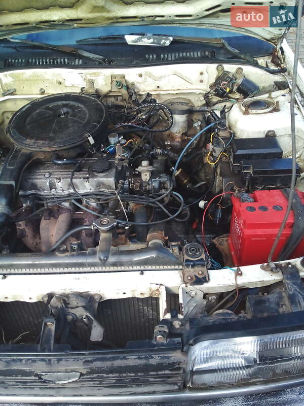Седан Mazda Capella 1984 в Одесі