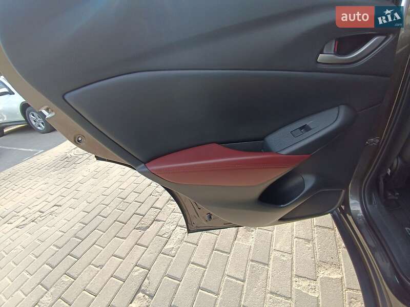 Внедорожник / Кроссовер Mazda CX-3 2016 в Полтаве