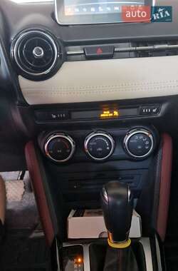 Позашляховик / Кросовер Mazda CX-3 2015 в 