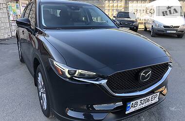 Позашляховик / Кросовер Mazda CX-5 2018 в 