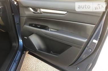 Позашляховик / Кросовер Mazda CX-5 2018 в 