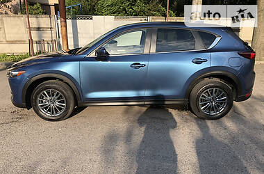 Позашляховик / Кросовер Mazda CX-5 2017 в 