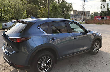 Позашляховик / Кросовер Mazda CX-5 2017 в 