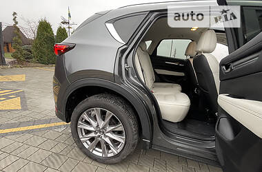 Внедорожник / Кроссовер Mazda CX-5 2019 в 