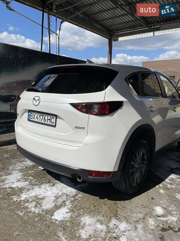 Внедорожник / Кроссовер Mazda CX-5 2017 в Нетешине