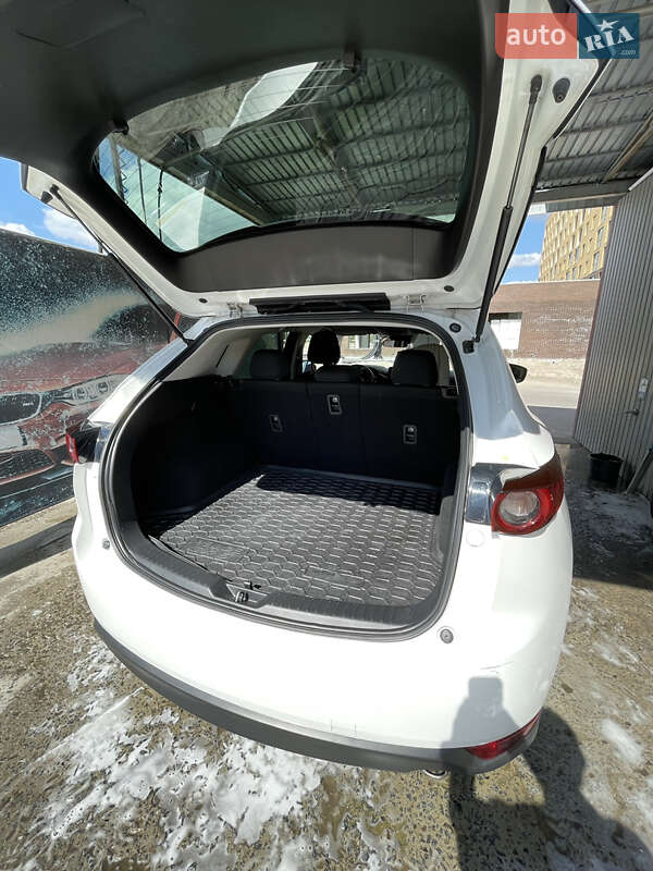 Внедорожник / Кроссовер Mazda CX-5 2017 в Нетешине