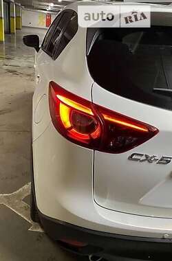 Позашляховик / Кросовер Mazda CX-5 2015 в 
