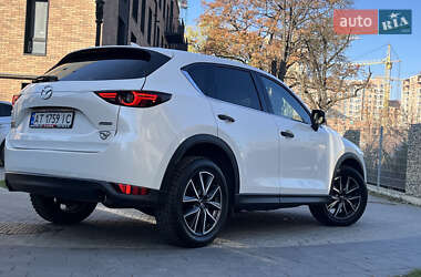 Позашляховик / Кросовер Mazda CX-5 2017 в 