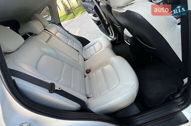 Позашляховик / Кросовер Mazda CX-5 2017 в 