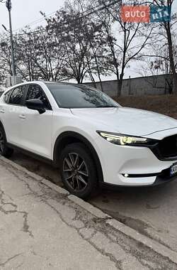 Позашляховик / Кросовер Mazda CX-5 2018 в 
