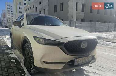 Позашляховик / Кросовер Mazda CX-5 2018 в 