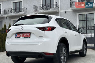 Позашляховик / Кросовер Mazda CX-5 2017 в 