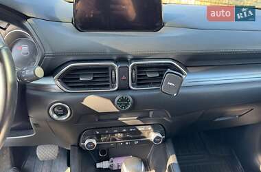 Позашляховик / Кросовер Mazda CX-5 2020 в 