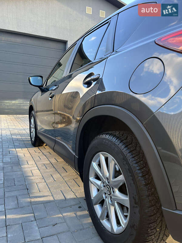 Внедорожник / Кроссовер Mazda CX-5 2016 в Хороле