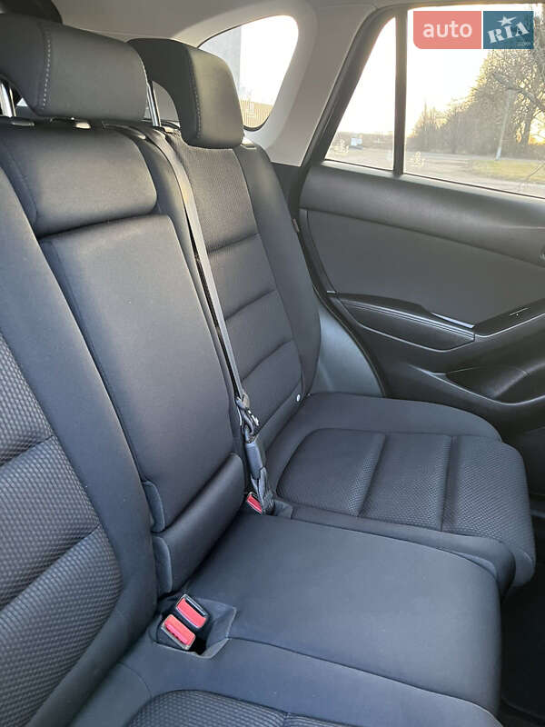 Внедорожник / Кроссовер Mazda CX-5 2016 в Хороле