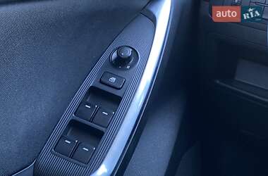 Внедорожник / Кроссовер Mazda CX-5 2013 в 