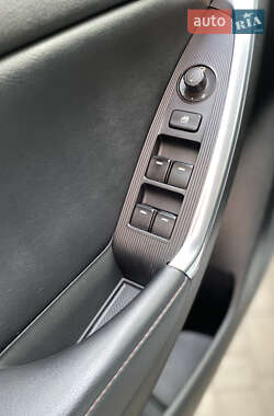 Позашляховик / Кросовер Mazda CX-5 2012 в 