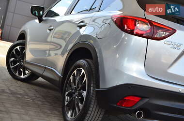 Позашляховик / Кросовер Mazda CX-5 2016 в 