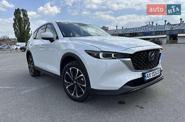Позашляховик / Кросовер Mazda CX-5 2022 в 