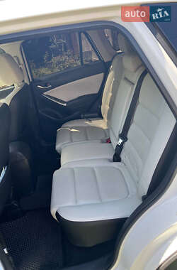 Внедорожник / Кроссовер Mazda CX-5 2015 в 