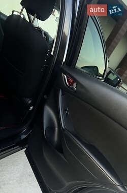 Позашляховик / Кросовер Mazda CX-5 2015 в 